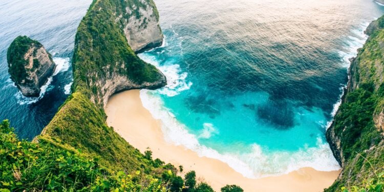 10 Most Hidden and Secluded Beach in Bali with Breathtaking Views