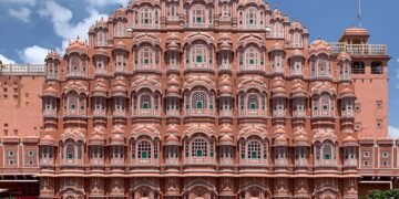 Exploring the Top Tourist Attractions in Jaipur: A One-Day Itinerary 1 Exploring the Top Tourist Attractions in Jaipur: A One-Day Itinerary