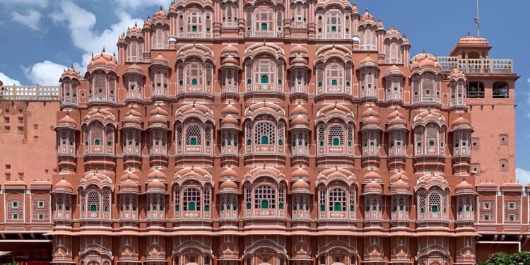 Exploring the Top Tourist Attractions in Jaipur: A One-Day Itinerary 14 Exploring the Top Tourist Attractions in Jaipur: A One-Day Itinerary