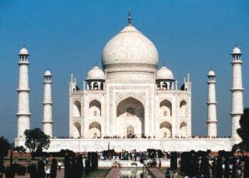 Top Tourist Attractions in Agra: Exploring the City of the Taj Mahal