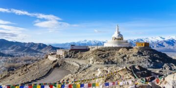 Explore the Majestic Himalayas: North India's Treasures 1 Explore the Majestic Himalayas: North India's Treasures