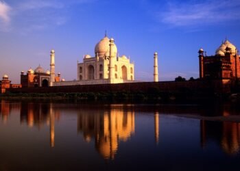 Taj Mahal: Agra's Shining Gem