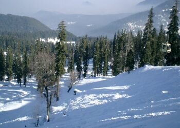 Baramulla The City Of Mountain | Kashmir Travel Story