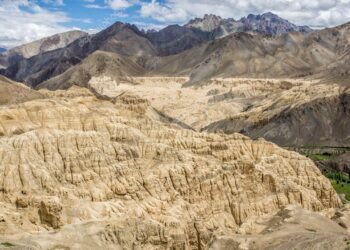 Welcome to Moonland of India in Ladakh | Moon like Landscape | Lamayuru
