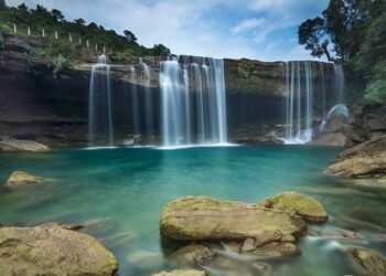 Famous vs Hidden Waterfalls of Meghalaya | Krang Suri vs Phe Phe