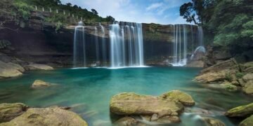 Famous vs Hidden Waterfalls of Meghalaya | Krang Suri vs Phe Phe