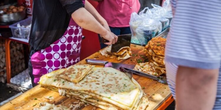 India’s Chinese Street Food!! God-Level Spice in Kolkata!! 14 India’s Chinese Street Food!! God-Level Spice in Kolkata!!